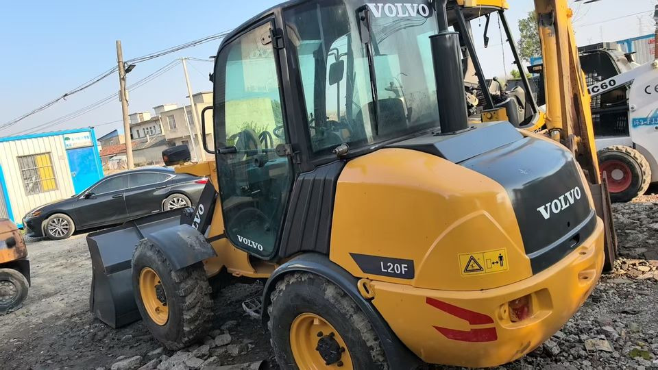 Preferential Price Used Volvo L20F Small Skid Steer Loader Secondhand VOLVO L20f Mini Wheel Loader in Good Condition for Sale - מעמיס גלגלים: תמונה 2 Preferential Price Used Volvo L20F Small Skid Steer Loader Secondhand VOLVO L20f Mini Wheel Loader in Good Condition for Sale - מעמיס גלגלים: תמונה 2