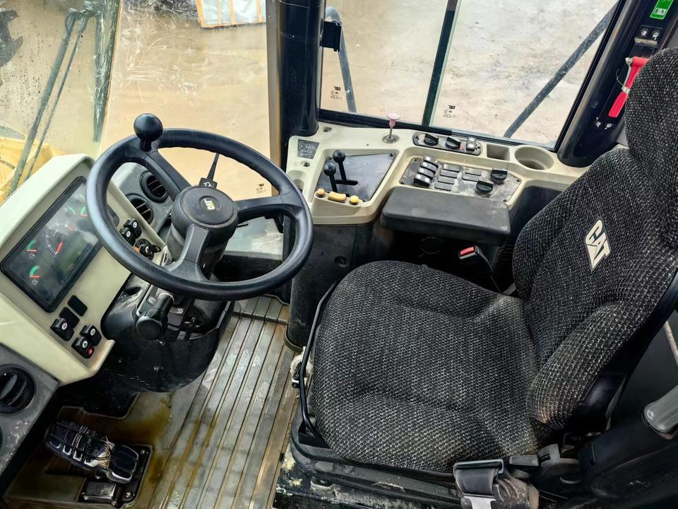 Second Hand Caterpillar CAT 950GC Wheel Loader Used CAT 950GC Wheel Loaders 950GC in Low Price for Hot Sale - מעמיס גלגלים: תמונה 5 Second Hand Caterpillar CAT 950GC Wheel Loader Used CAT 950GC Wheel Loaders 950GC in Low Price for Hot Sale - מעמיס גלגלים: תמונה 5
