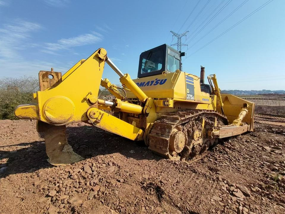 Used Caterpillar D5 D6 D7 Komatsu 155A 375 Bulldozer Competitive Prices Market Equipment Kenya Featuring Core Engine Motor Pump - דחפור: תמונה 4 Used Caterpillar D5 D6 D7 Komatsu 155A 375 Bulldozer Competitive Prices Market Equipment Kenya Featuring Core Engine Motor Pump - דחפור: תמונה 4