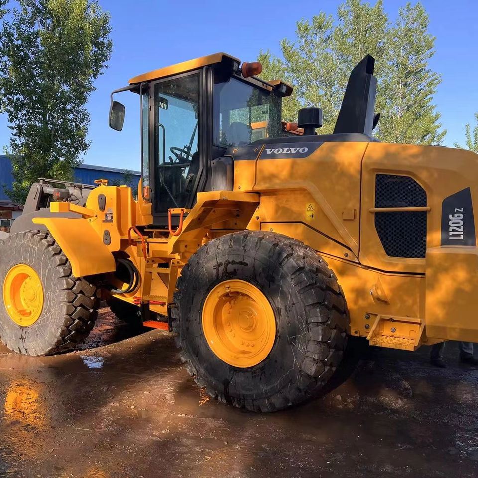 Used Volvo L120GZ 6 Ton Capacity Wheel Loader Available for Sale - מעמיס גלגלים: תמונה 1 Used Volvo L120GZ 6 Ton Capacity Wheel Loader Available for Sale - מעמיס גלגלים: תמונה 1