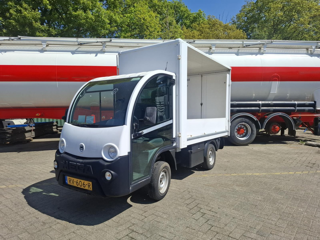Aixam Mega E-Worker Elektrische Bakwagen RV-606-R - עגלת גולף: תמונה 1 Aixam Mega E-Worker Elektrische Bakwagen RV-606-R - עגלת גולף: תמונה 1