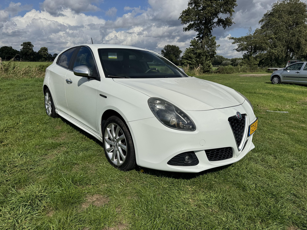 Alfa Romeo | Giulietta | 1.4 T Progression | 2011 | 242.686 km | TZ802F | Geen oordeel - האצ'בק: תמונה 3 Alfa Romeo | Giulietta | 1.4 T Progression | 2011 | 242.686 km | TZ802F | Geen oordeel - האצ'בק: תמונה 3