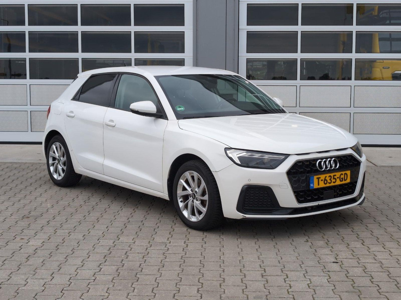 Audi A1 Sportback 30 TFSI S edition | 2021 | 82.211 km | Automaat | T635GD | NAP: Geen oordeel - האצ'בק: תמונה 2 Audi A1 Sportback 30 TFSI S edition | 2021 | 82.211 km | Automaat | T635GD | NAP: Geen oordeel - האצ'בק: תמונה 2