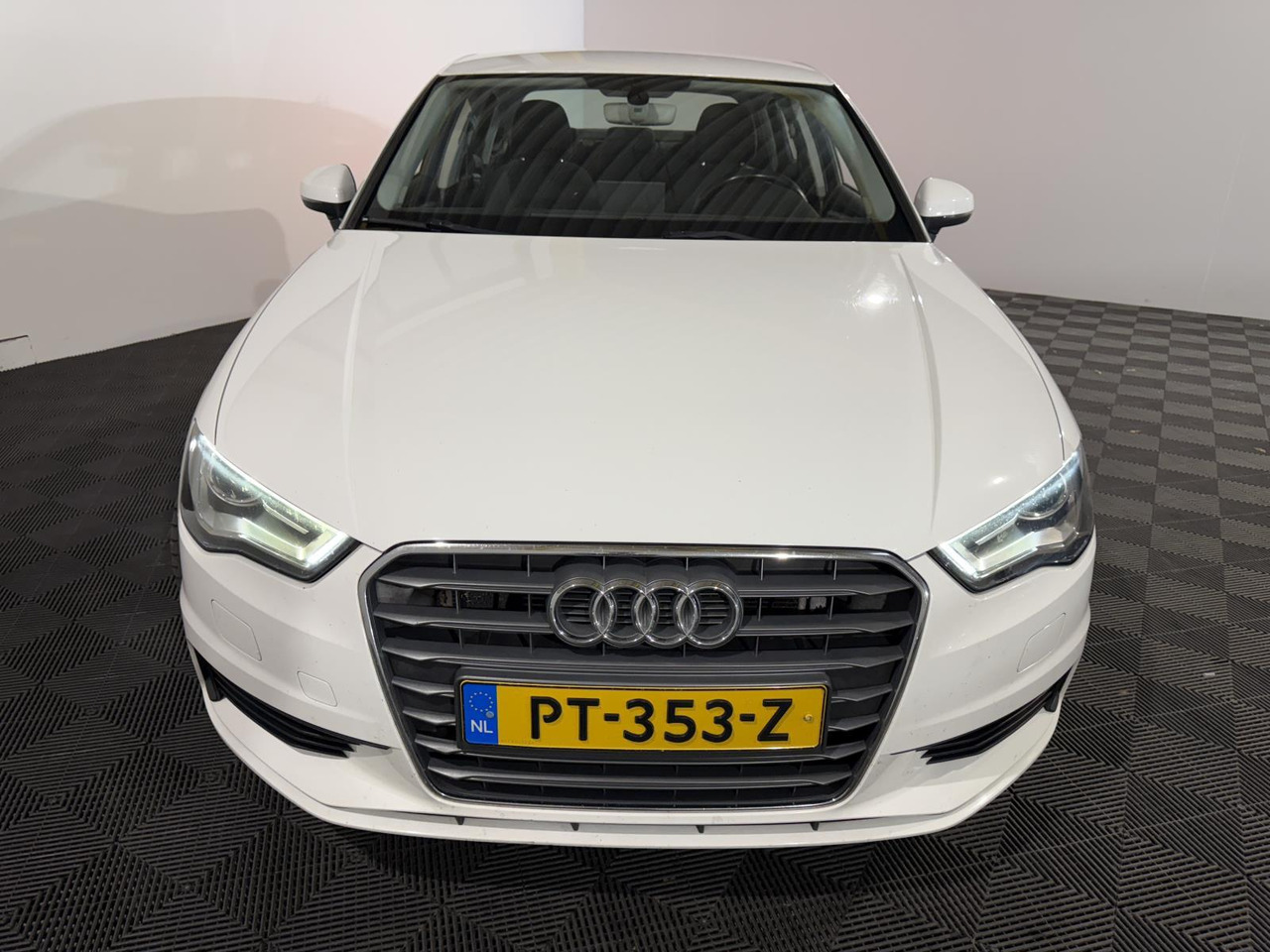 Audi | A3 Limousine | 1.4 TFSI Attraction Pro Line Plus Automaat | 2016 | 256.538 km | PT353Z | Geen oordeel - סדאן: תמונה 2 Audi | A3 Limousine | 1.4 TFSI Attraction Pro Line Plus Automaat | 2016 | 256.538 km | PT353Z | Geen oordeel - סדאן: תמונה 2