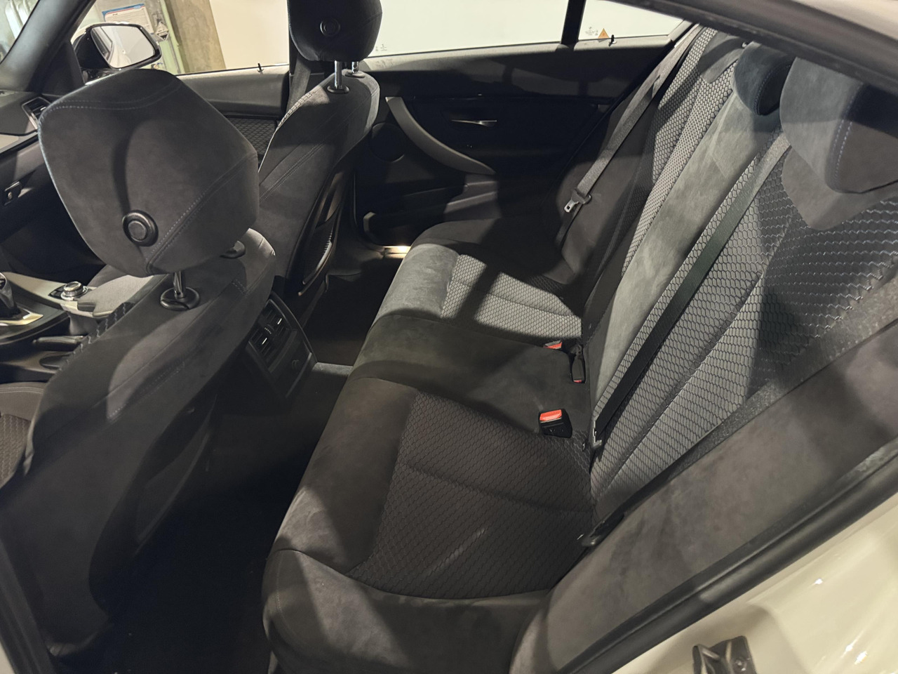BMW 3-serie 320i Centennial Executive M-Pakket | 2016 | 290.809 km | JP-910-N - מכונות אחרות: תמונה 4 BMW 3-serie 320i Centennial Executive M-Pakket | 2016 | 290.809 km | JP-910-N - מכונות אחרות: תמונה 4
