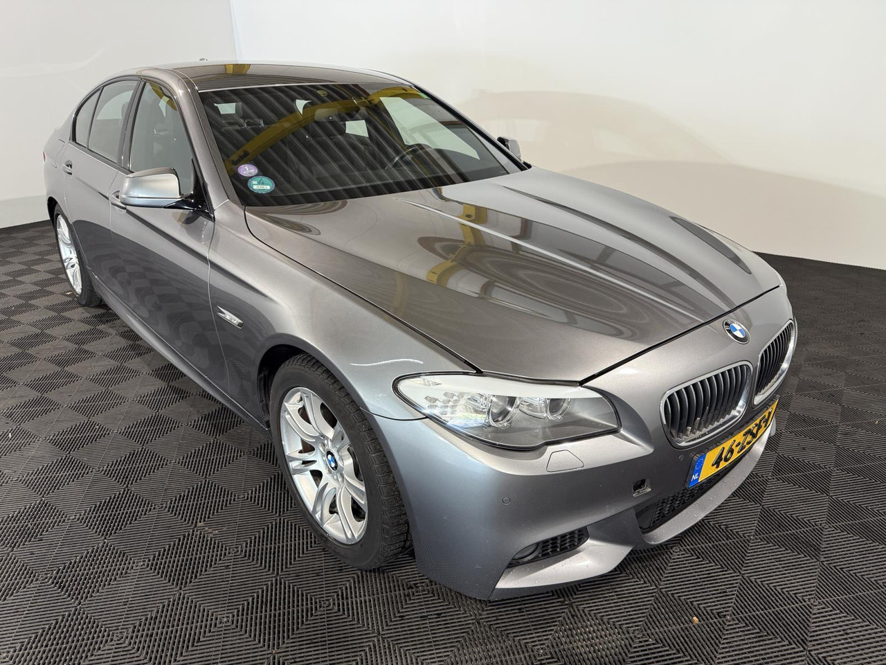 BMW | 5-serie | 520i High Executive | 2013 | 218.545 km | 46ZSF1 | Logisch - סדאן: תמונה 3 BMW | 5-serie | 520i High Executive | 2013 | 218.545 km | 46ZSF1 | Logisch - סדאן: תמונה 3