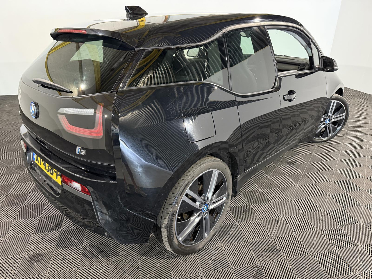 BMW i3 Basis 94Ah 33 kWh | 2017 | 226.715 km | KT-438-P - האצ'בק: תמונה 5 BMW i3 Basis 94Ah 33 kWh | 2017 | 226.715 km | KT-438-P - האצ'בק: תמונה 5