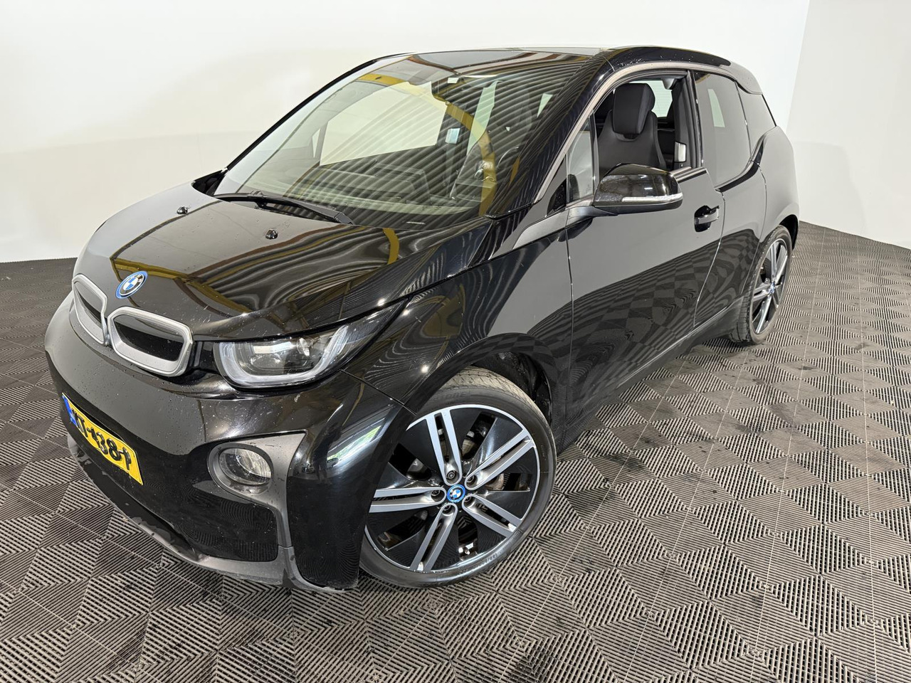 BMW i3 Basis 94Ah 33 kWh | 2017 | 226.715 km | KT-438-P - האצ'בק: תמונה 1 BMW i3 Basis 94Ah 33 kWh | 2017 | 226.715 km | KT-438-P - האצ'בק: תמונה 1