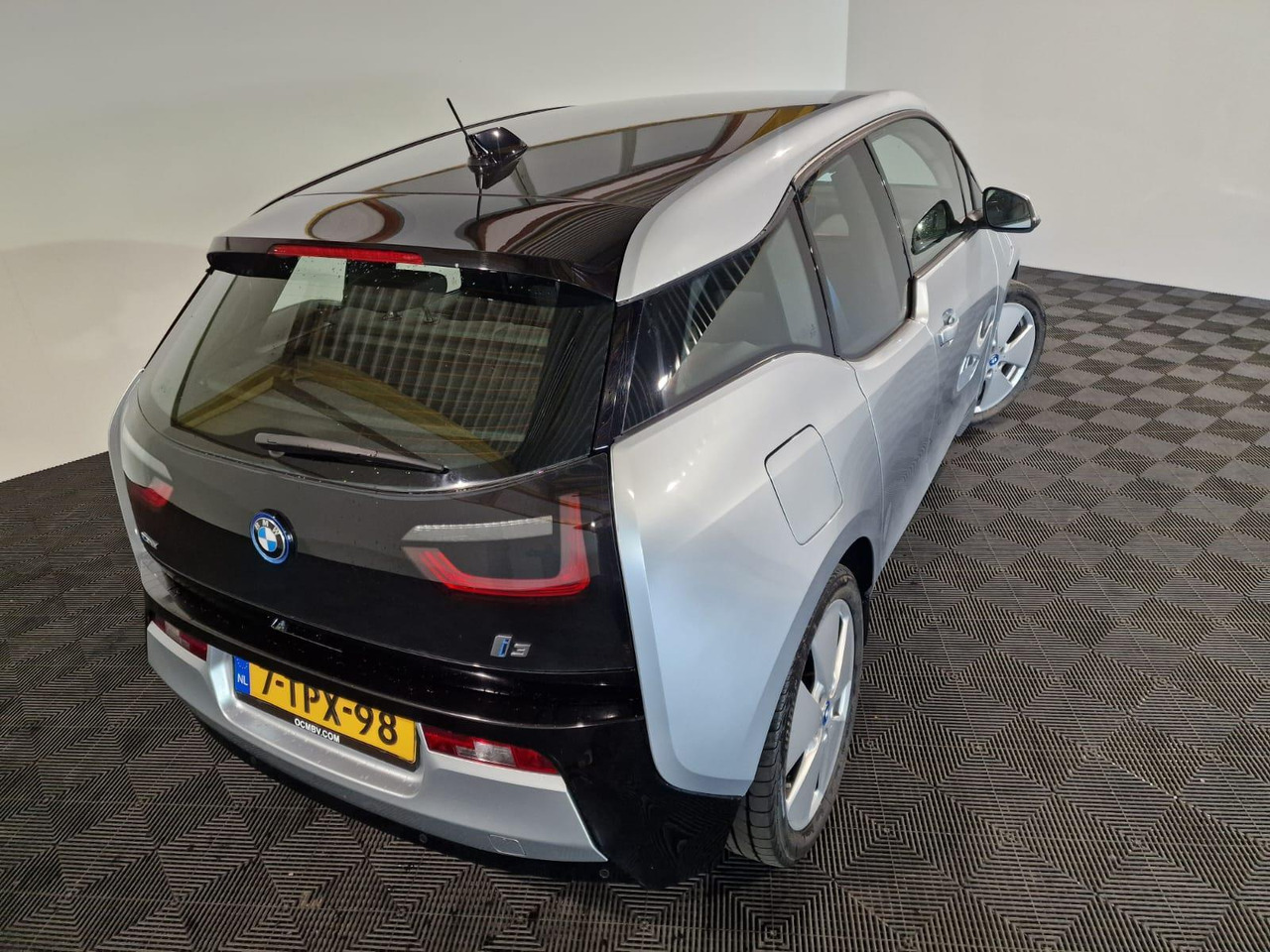 BMW i3 Range Extender 7-TPX-98 - מכונית: תמונה 4 BMW i3 Range Extender 7-TPX-98 - מכונית: תמונה 4