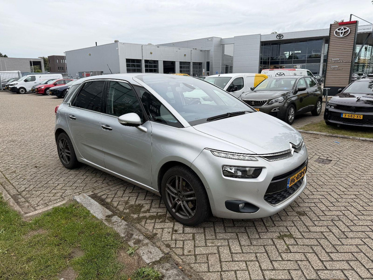 Citroen C4 Picasso 1.6 THP Exclusive | 2015 | 101.255 km | HG038R | NAP: Geen oordeel - מכונית: תמונה 2 Citroen C4 Picasso 1.6 THP Exclusive | 2015 | 101.255 km | HG038R | NAP: Geen oordeel - מכונית: תמונה 2
