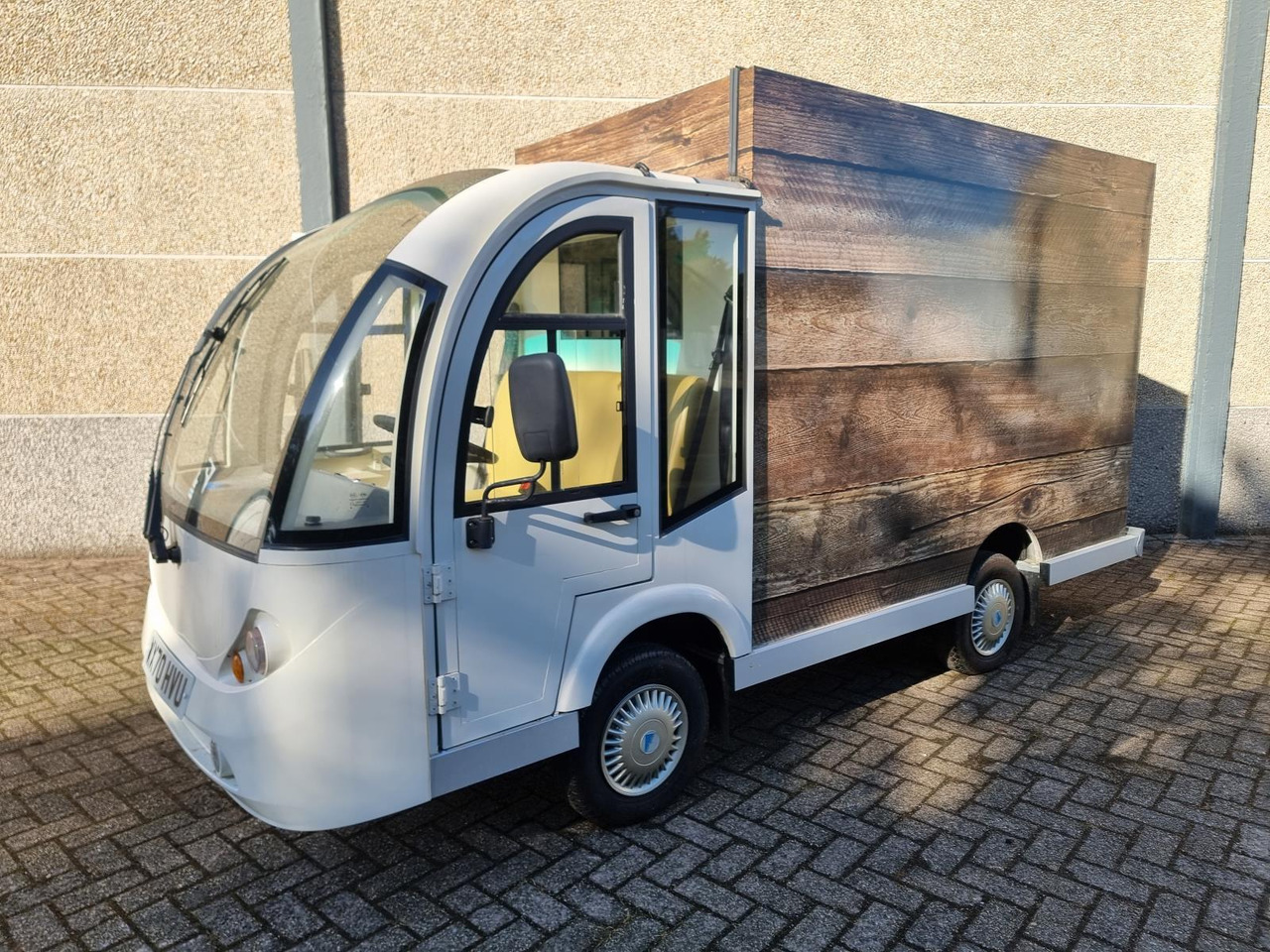Eagle Refreshment Verkoopwagen - עגלת גולף: תמונה 1 Eagle Refreshment Verkoopwagen - עגלת גולף: תמונה 1
