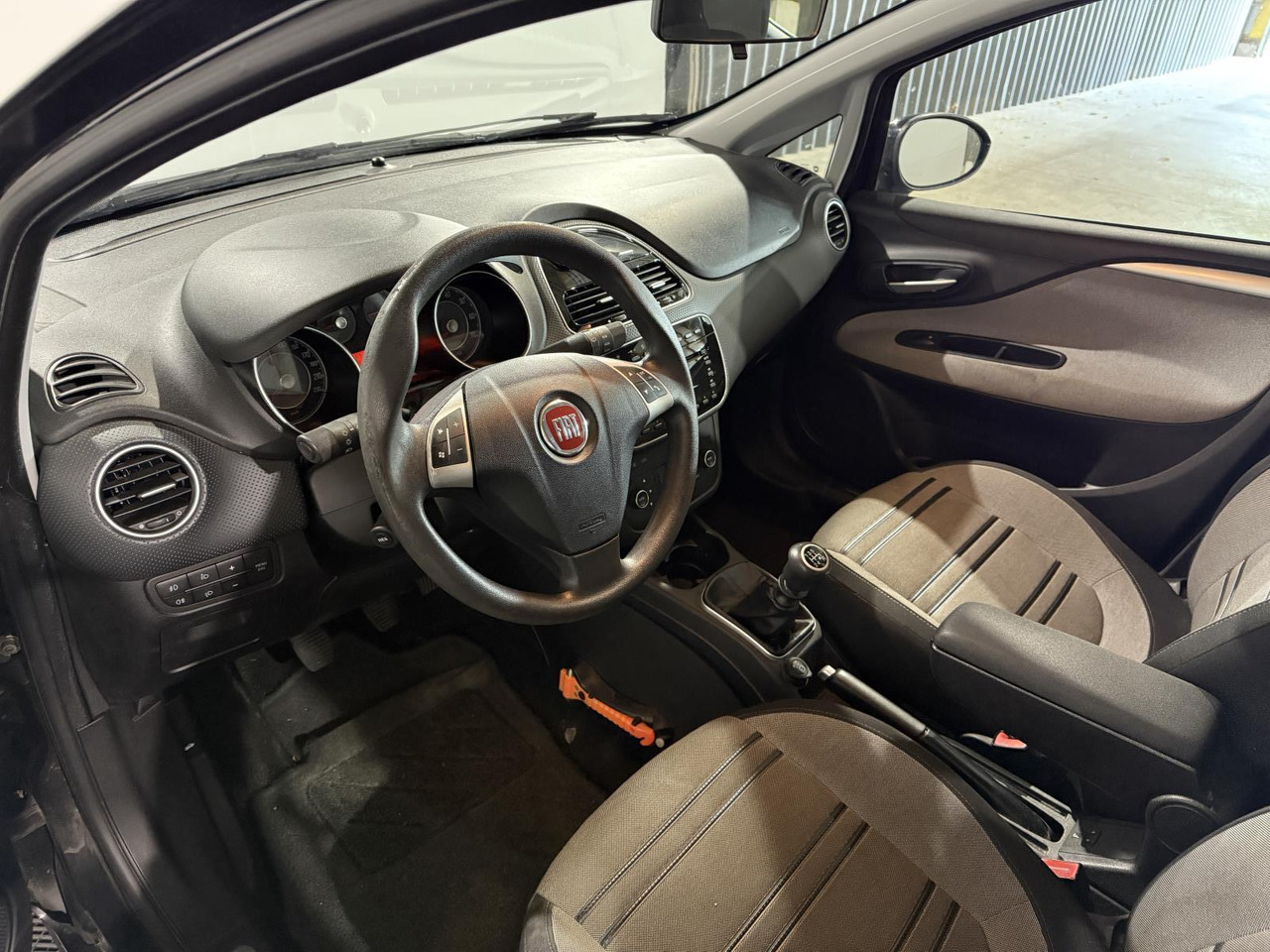 Fiat | Punto Evo | 1.4 Dynamic | 2010 | 127.823 km | 98NTD3 | Logisch - האצ'בק: תמונה 2 Fiat | Punto Evo | 1.4 Dynamic | 2010 | 127.823 km | 98NTD3 | Logisch - האצ'בק: תמונה 2