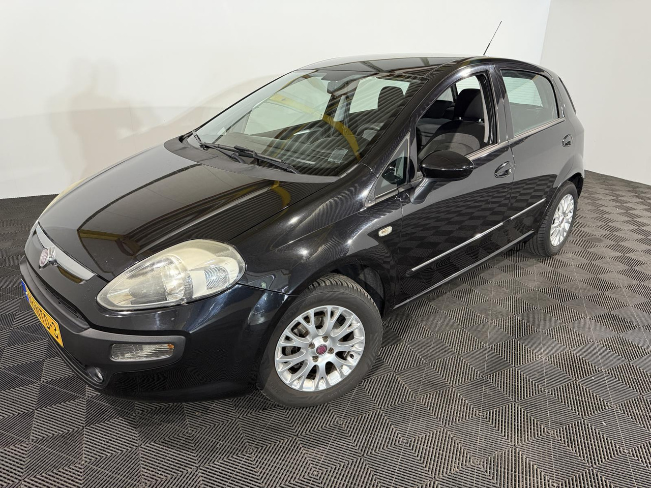 Fiat | Punto Evo | 1.4 Dynamic | 2010 | 127.823 km | 98NTD3 | Logisch - האצ'בק: תמונה 1 Fiat | Punto Evo | 1.4 Dynamic | 2010 | 127.823 km | 98NTD3 | Logisch - האצ'בק: תמונה 1