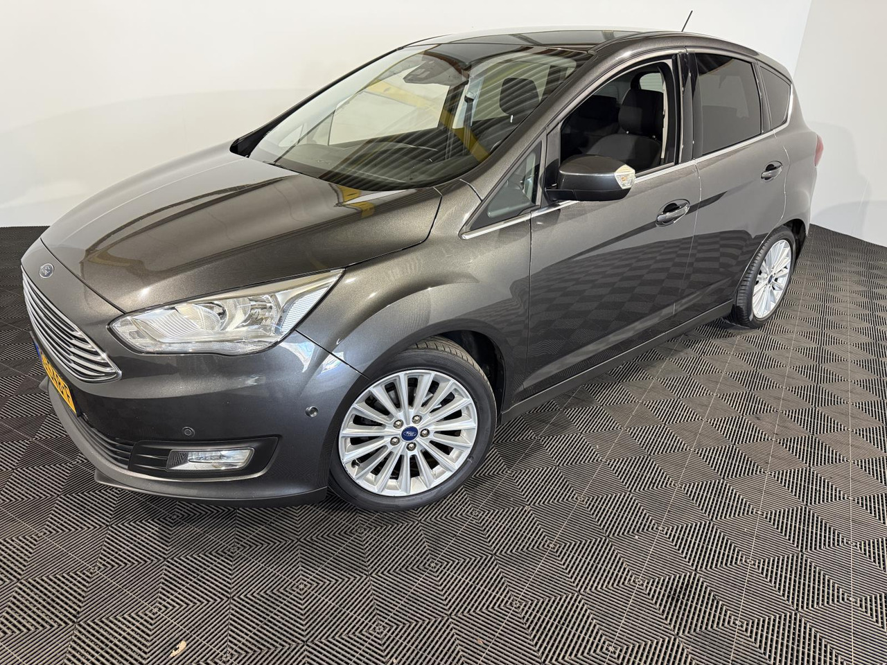 Ford C-Max 1.0 Titanium ZG-548-F 186.382 km - מכונית: תמונה 1 Ford C-Max 1.0 Titanium ZG-548-F 186.382 km - מכונית: תמונה 1