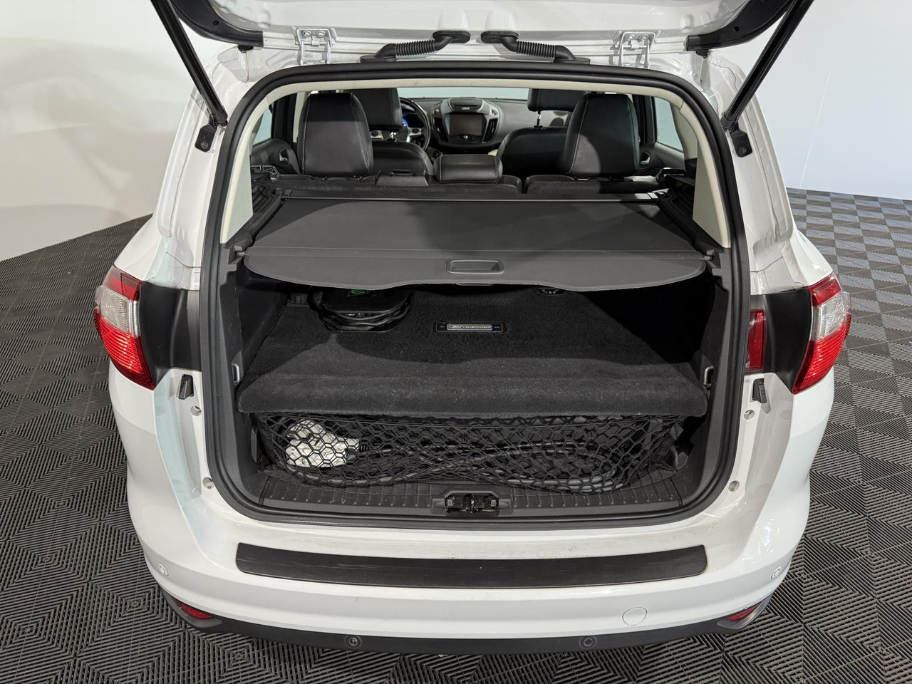 Ford C-Max 2.0 Plug-in Hybrid Titanium Plus | 2015 | 233.632 km | HL-834-P - מכונית: תמונה 5 Ford C-Max 2.0 Plug-in Hybrid Titanium Plus | 2015 | 233.632 km | HL-834-P - מכונית: תמונה 5