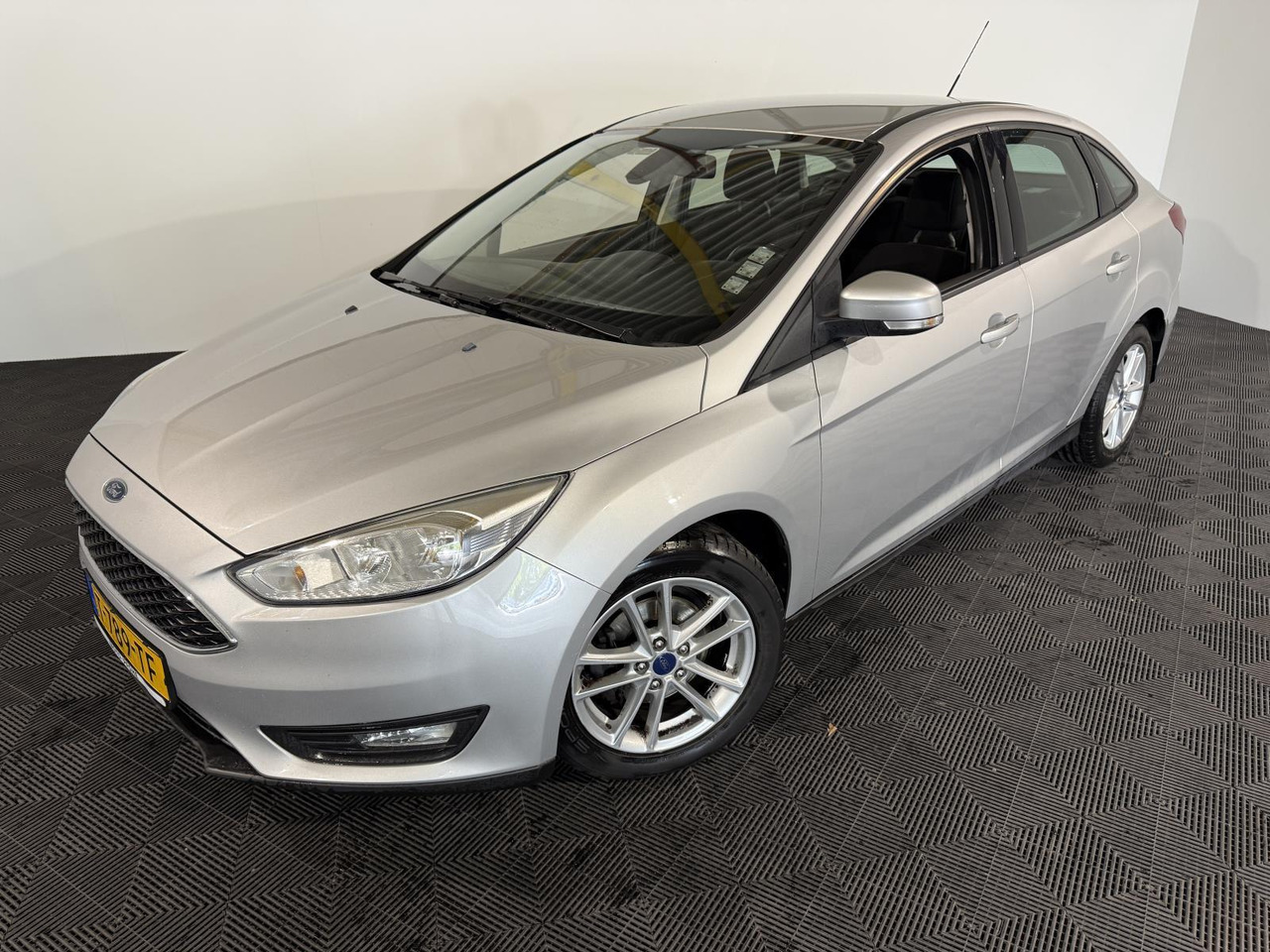 Ford Focus 1.0 Trend Edition 2015 206.005 km T-789-TF - סדאן: תמונה 1 Ford Focus 1.0 Trend Edition 2015 206.005 km T-789-TF - סדאן: תמונה 1