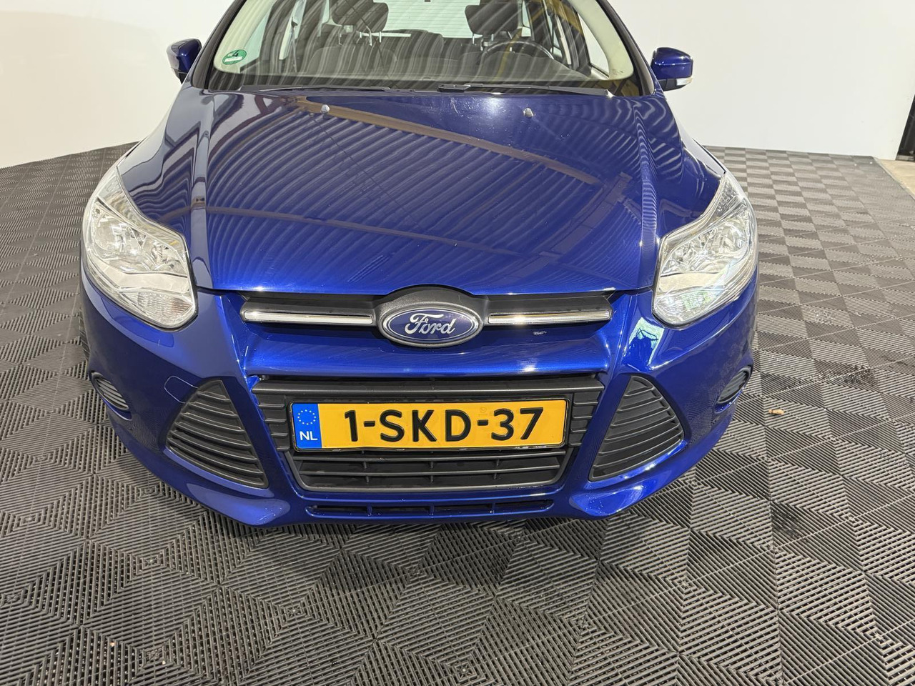 Ford | Focus Wagon | 1.0 EcoBoost Edition | 2013 | 172.358 km | 1SKD37 | Logisch - מכונית: תמונה 4 Ford | Focus Wagon | 1.0 EcoBoost Edition | 2013 | 172.358 km | 1SKD37 | Logisch - מכונית: תמונה 4