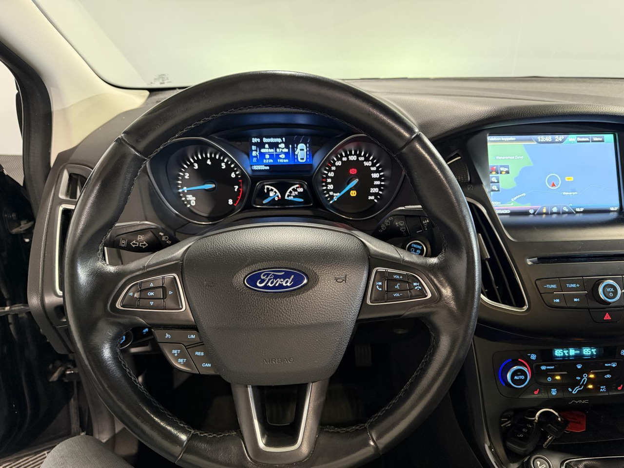 Ford | Focus Wagon | 1.0 Titanium Edition | 2015 | 82.935 km | P162BH | Geen oordeel - מכונית: תמונה 3 Ford | Focus Wagon | 1.0 Titanium Edition | 2015 | 82.935 km | P162BH | Geen oordeel - מכונית: תמונה 3