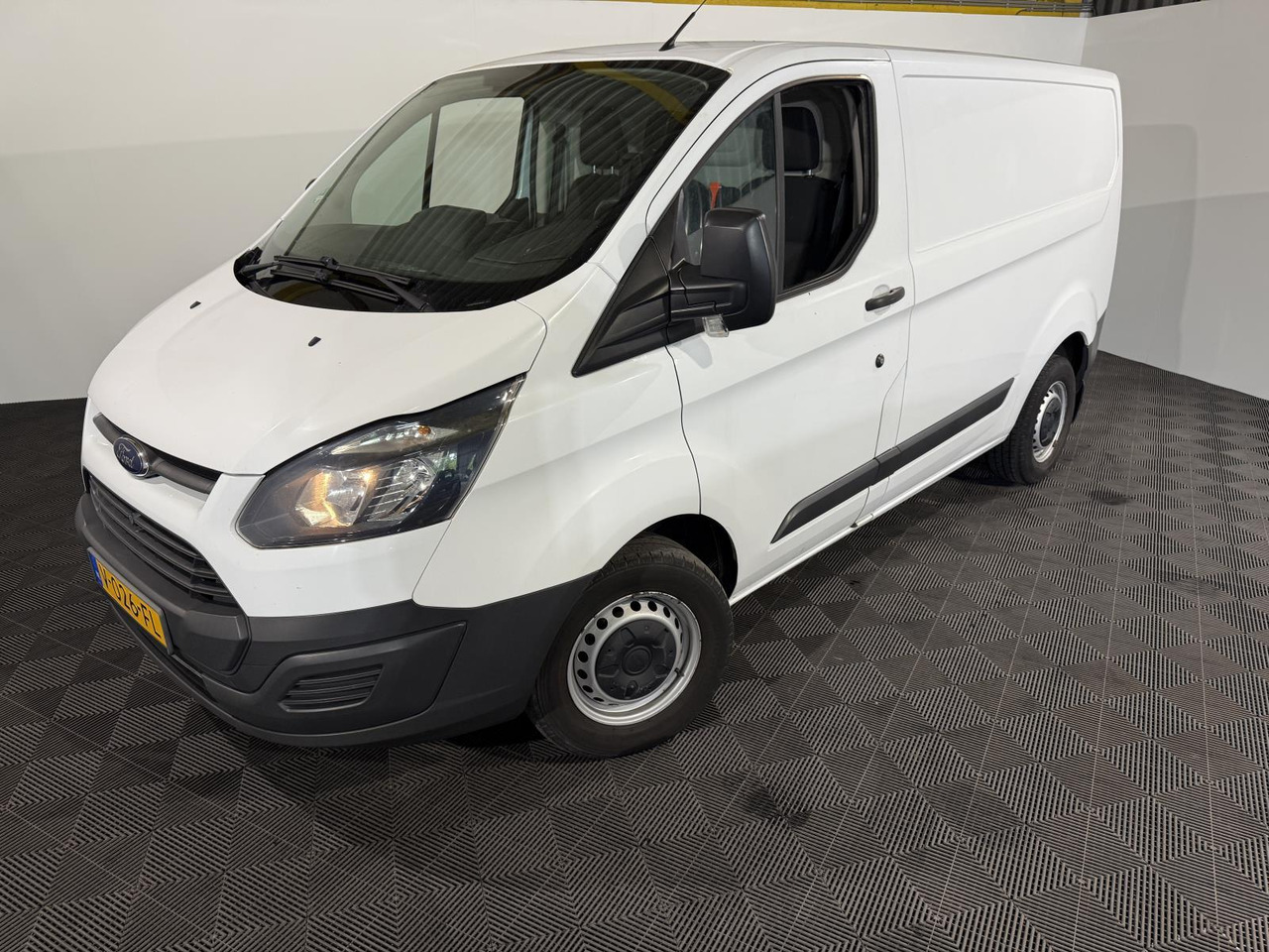 Ford Transit Custom 270 2.0 TDCI L1H1 2017 258.356 km V-026-FL - כלי רכב מסחרי עם לוח: תמונה 1 Ford Transit Custom 270 2.0 TDCI L1H1 2017 258.356 km V-026-FL - כלי רכב מסחרי עם לוח: תמונה 1