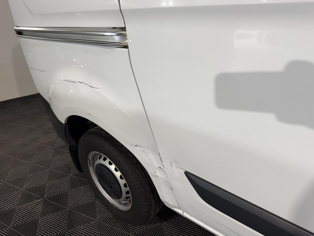 Ford Transit Custom 270 2.0 TDCI L1H1 2017 258.356 km V-026-FL - כלי רכב מסחרי עם לוח: תמונה 2 Ford Transit Custom 270 2.0 TDCI L1H1 2017 258.356 km V-026-FL - כלי רכב מסחרי עם לוח: תמונה 2