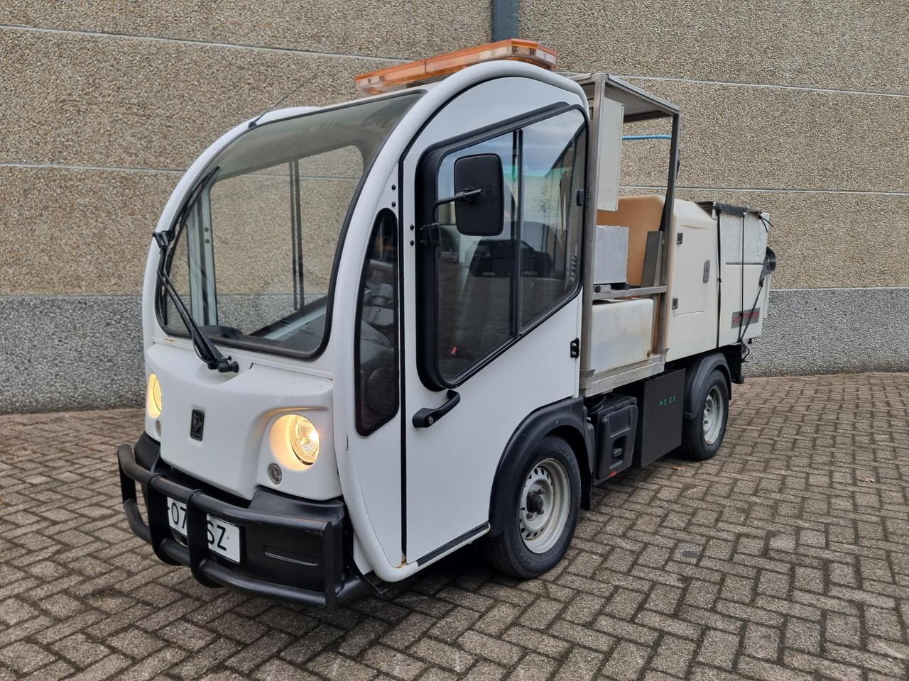 Goupil G3 Kipper met Hogedrukreiniger T-07-BSZ - עגלת גולף: תמונה 1 Goupil G3 Kipper met Hogedrukreiniger T-07-BSZ - עגלת גולף: תמונה 1