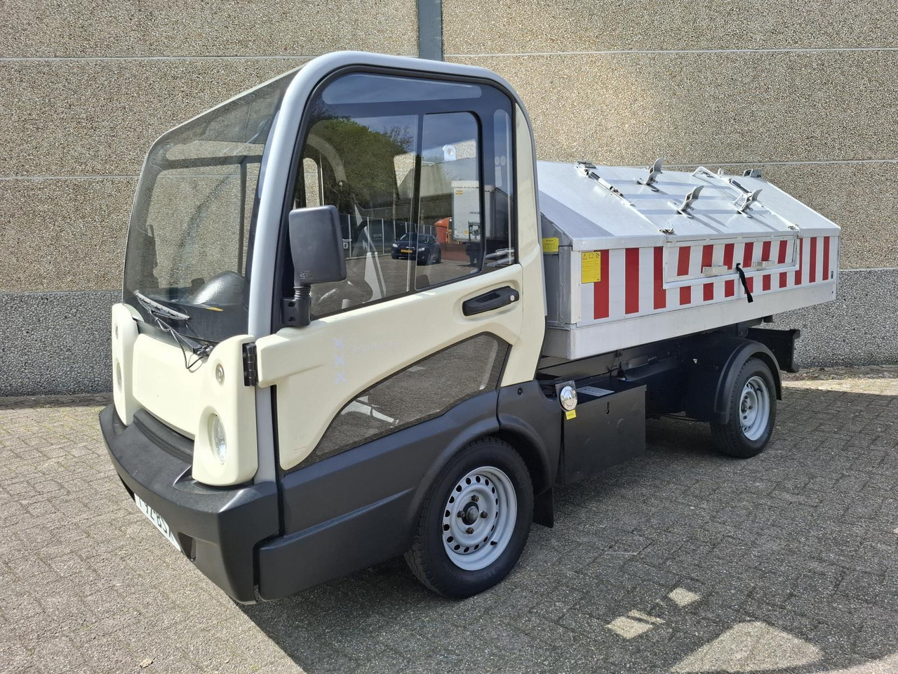 Goupil G5 Elektrische Stratenreinigingsmachine - רכב שירות חשמלי: תמונה 1 Goupil G5 Elektrische Stratenreinigingsmachine - רכב שירות חשמלי: תמונה 1
