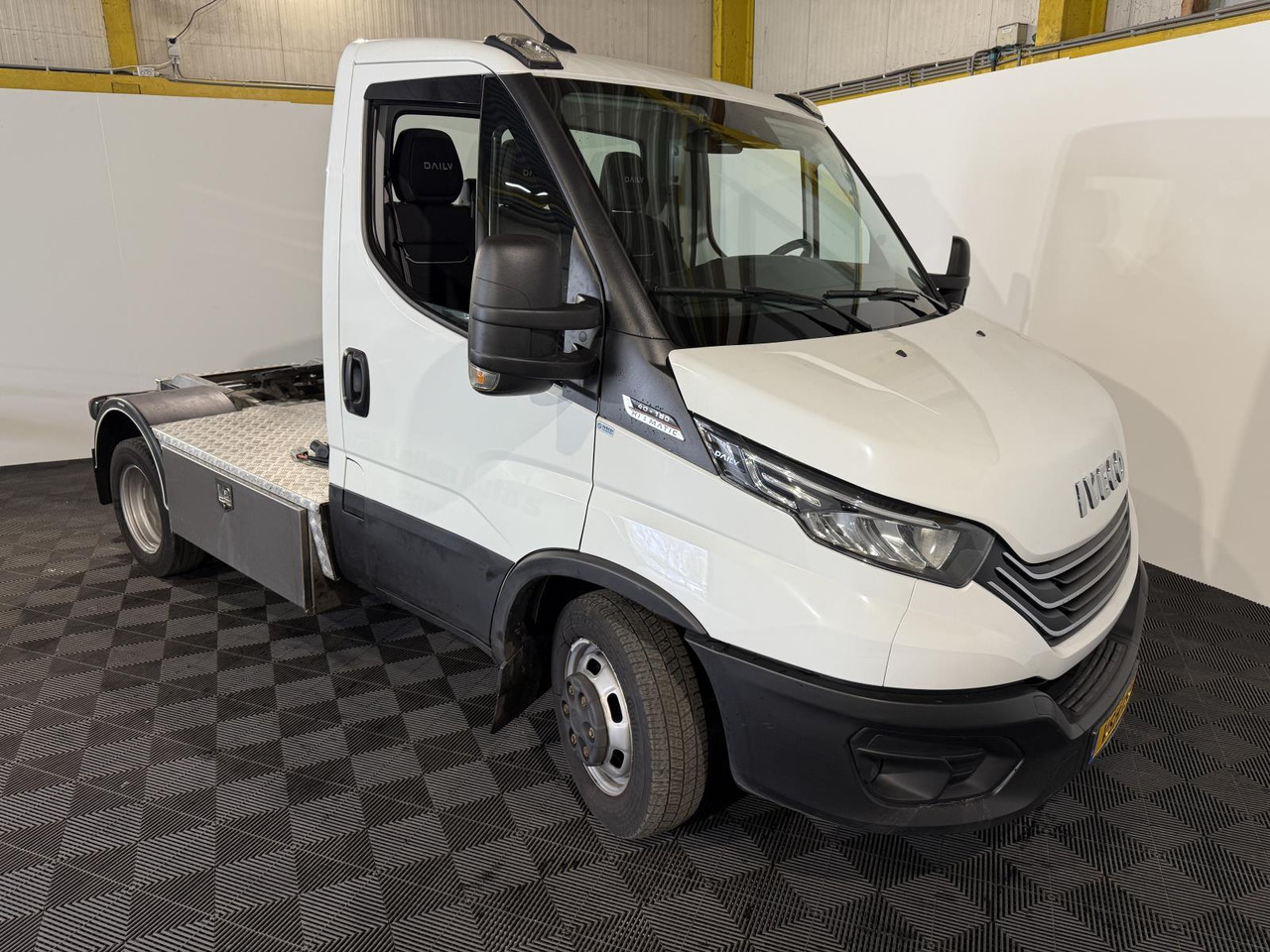 Iveco 40C18 Daily VSH-15-F 201.901 km - יחידת טרקטור מיני ארקטית: תמונה 4 Iveco 40C18 Daily VSH-15-F 201.901 km - יחידת טרקטור מיני ארקטית: תמונה 4