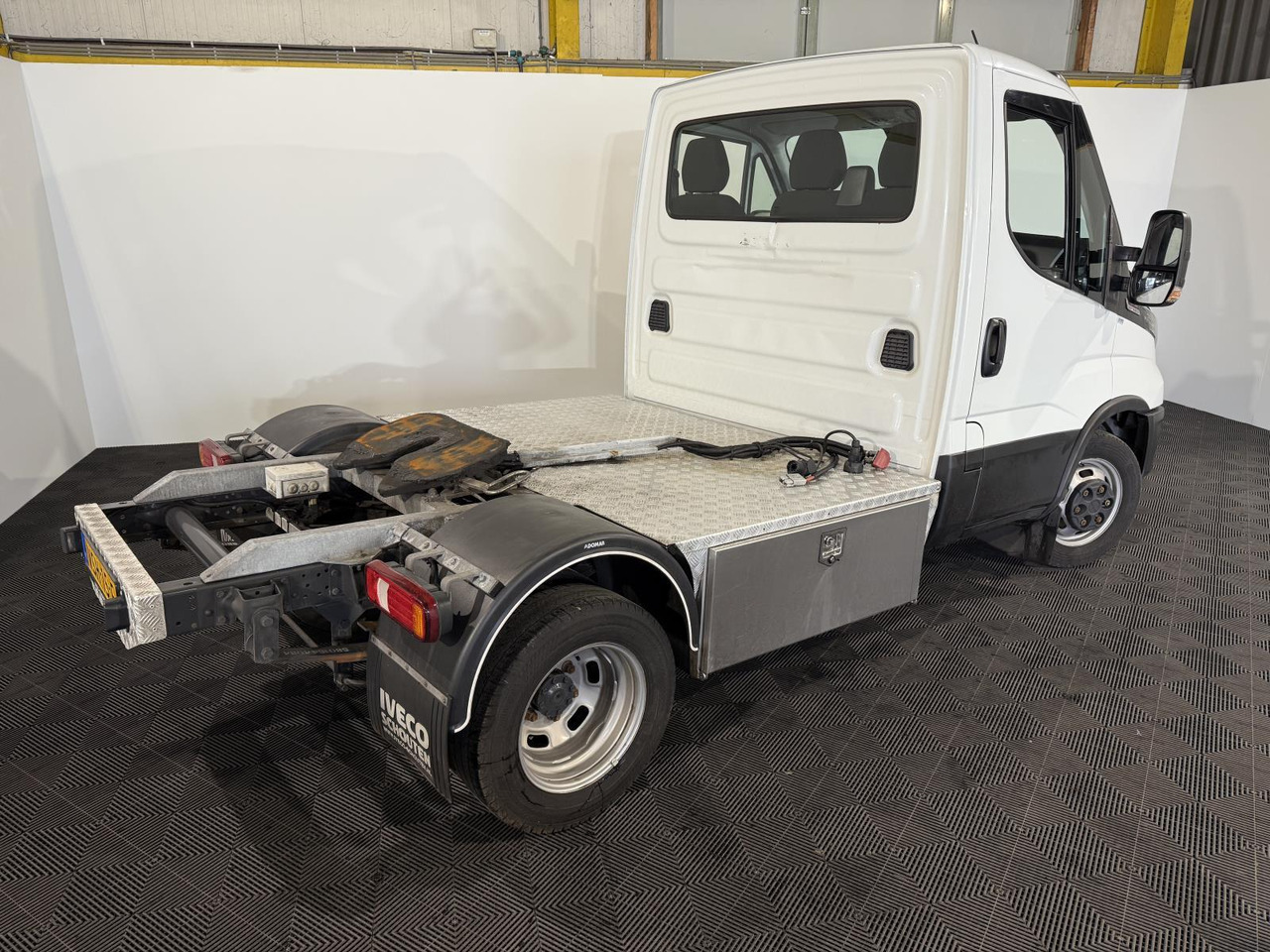 Iveco 40C18 Daily VSH-15-F 201.901 km - יחידת טרקטור מיני ארקטית: תמונה 3 Iveco 40C18 Daily VSH-15-F 201.901 km - יחידת טרקטור מיני ארקטית: תמונה 3