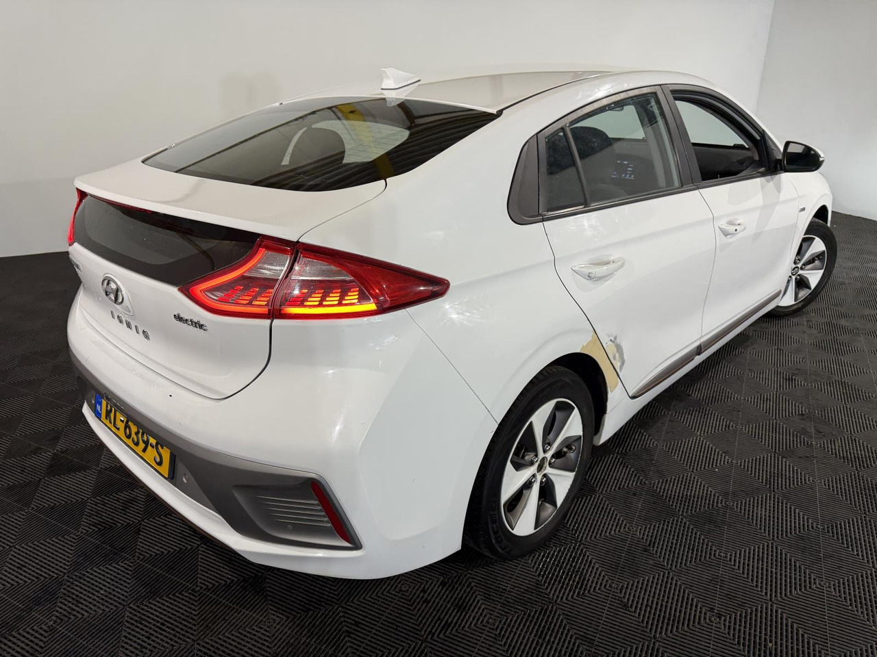 Kia | Stonic | 1.0 T-GDi DynamicLine | 2018 | 230.603 km | RL369S | Logisch - SUV: תמונה 4 Kia | Stonic | 1.0 T-GDi DynamicLine | 2018 | 230.603 km | RL369S | Logisch - SUV: תמונה 4