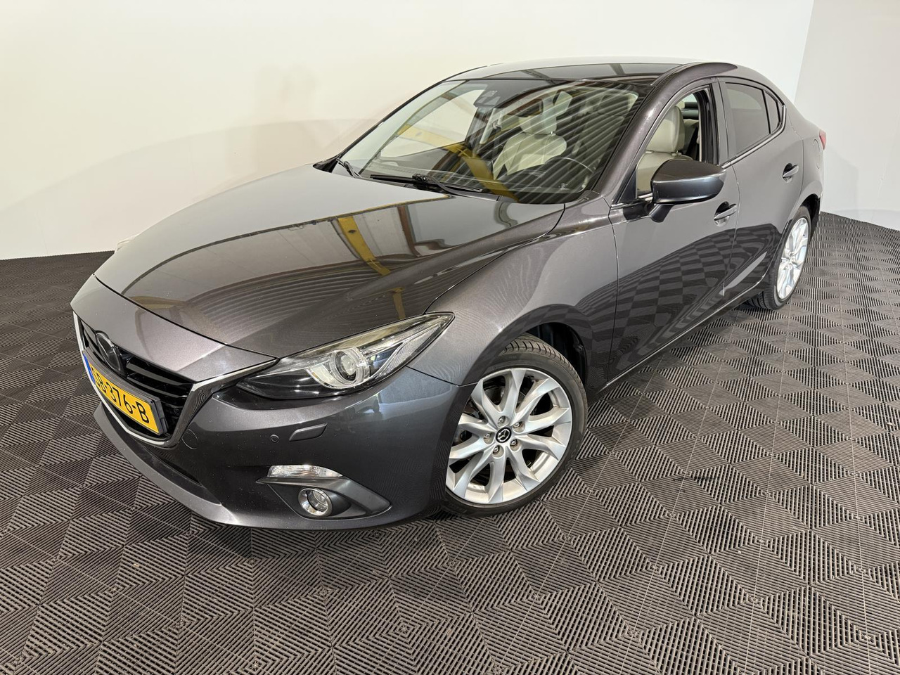 Mazda 3 2.2D Skylease GT | 2015 | 185.370 km | SB-376-B - מכונות אחרות: תמונה 1 Mazda 3 2.2D Skylease GT | 2015 | 185.370 km | SB-376-B - מכונות אחרות: תמונה 1