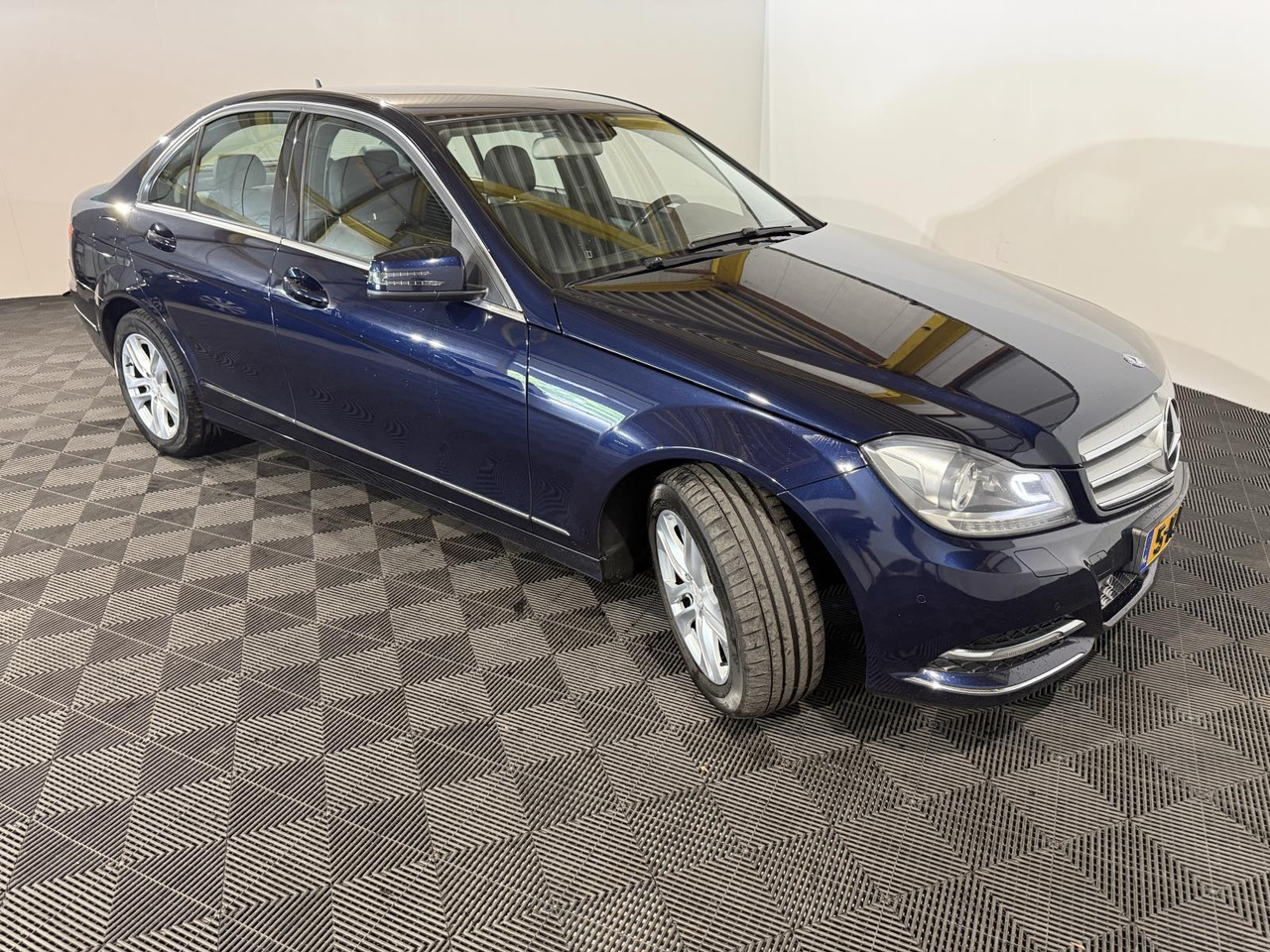 Mercedes-Benz C-klasse 220 CDI BlueEFFICIENCY Edition Avantgarde | 2013 | 348.866 km | 5-KJR-88 - סדאן: תמונה 4 Mercedes-Benz C-klasse 220 CDI BlueEFFICIENCY Edition Avantgarde | 2013 | 348.866 km | 5-KJR-88 - סדאן: תמונה 4