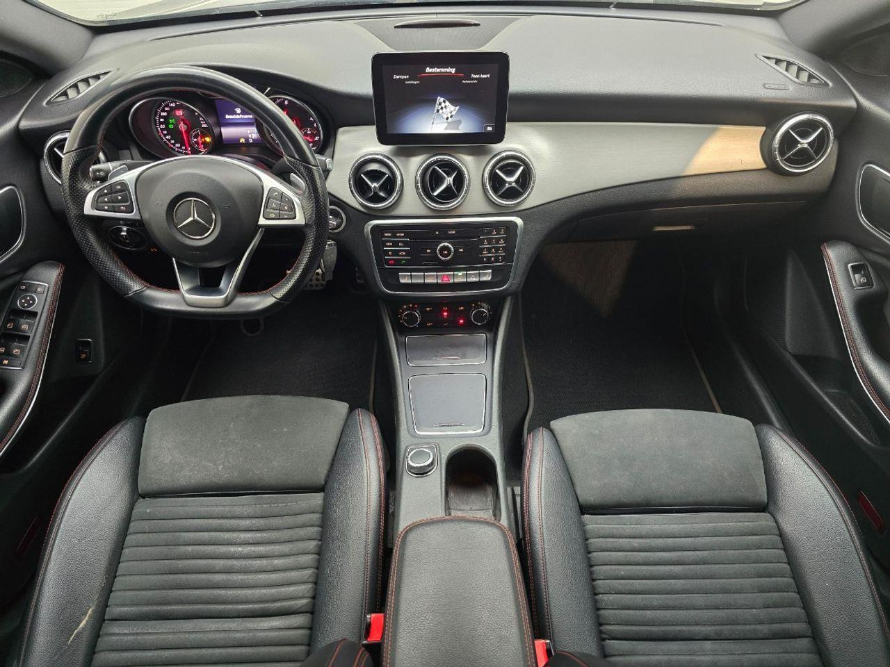 Mercedes - Benz CLA - klasse 180 Business Solution AMG Upgrade Edition | 2018 | 187.963 km | Automaat | TB625R | NAP: Logisch - סדאן: תמונה 5 Mercedes - Benz CLA - klasse 180 Business Solution AMG Upgrade Edition | 2018 | 187.963 km | Automaat | TB625R | NAP: Logisch - סדאן: תמונה 5