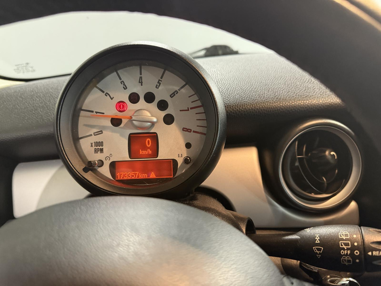 Mini | Mini | 1.6 One Business Line | 2012 | 173.357 km | 44XDJ7 | Logisch - האצ'בק: תמונה 4 Mini | Mini | 1.6 One Business Line | 2012 | 173.357 km | 44XDJ7 | Logisch - האצ'בק: תמונה 4