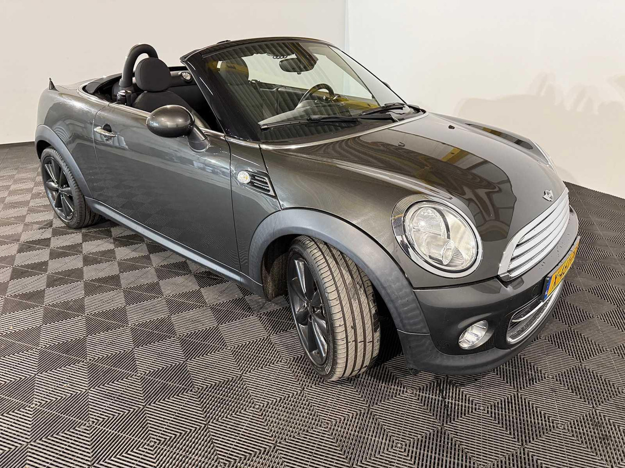 Mini Mini Roadster 1.6 Cooper | 2012 | 123.482 km | X-461-PR - מכונית: תמונה 3 Mini Mini Roadster 1.6 Cooper | 2012 | 123.482 km | X-461-PR - מכונית: תמונה 3