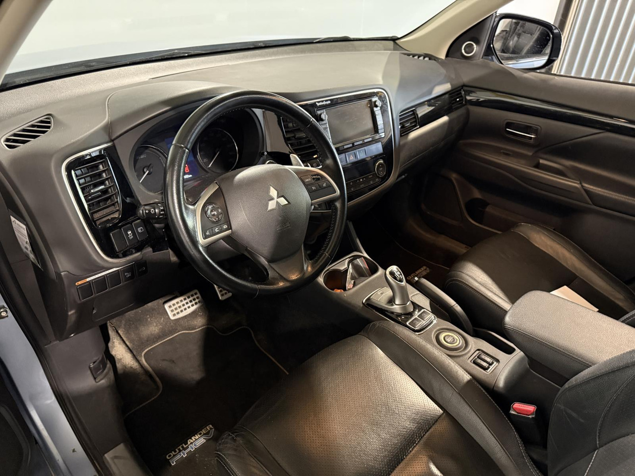 Mitsubishi Outlander 2.0 PHEV Instyle |2013 | 268.145 km | 3-TBJ-10 - SUV: תמונה 4 Mitsubishi Outlander 2.0 PHEV Instyle |2013 | 268.145 km | 3-TBJ-10 - SUV: תמונה 4