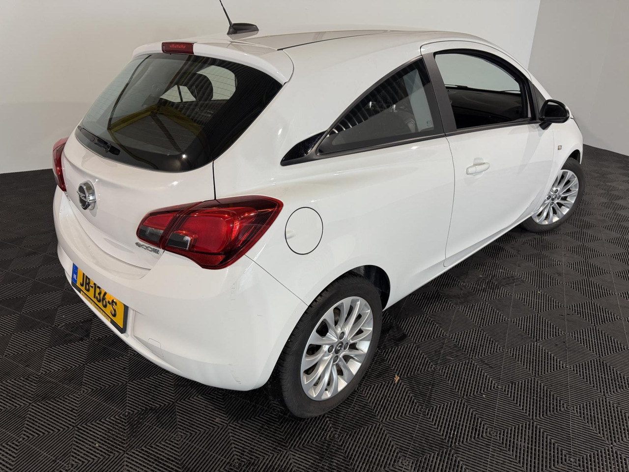 Opel Corsa 1.3 CDTI Business+ 2016 274.545 km JB-136-S - האצ'בק: תמונה 5 Opel Corsa 1.3 CDTI Business+ 2016 274.545 km JB-136-S - האצ'בק: תמונה 5