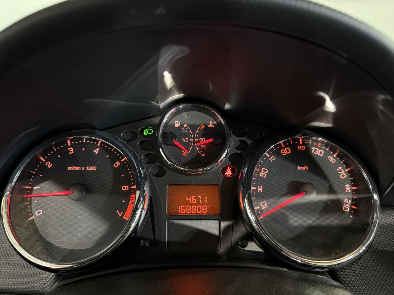 Peugeot 207 CC 1.6 VTI | 2012 | 168.808 km | H-824-FL - מכונית: תמונה 4 Peugeot 207 CC 1.6 VTI | 2012 | 168.808 km | H-824-FL - מכונית: תמונה 4