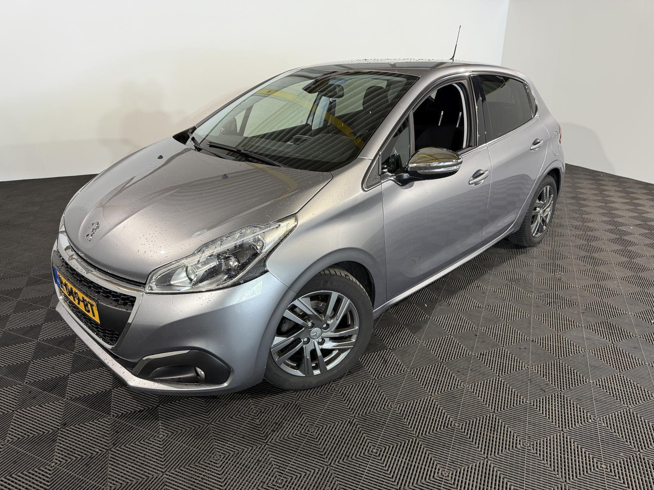 Peugeot | 208 | 1.5 BlueHDi Blue Lease Allure | 2019 | 183.354 km | R049BT | Geen oordeel - האצ'בק: תמונה 1 Peugeot | 208 | 1.5 BlueHDi Blue Lease Allure | 2019 | 183.354 km | R049BT | Geen oordeel - האצ'בק: תמונה 1