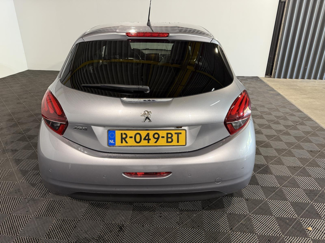 Peugeot | 208 | 1.5 BlueHDi Blue Lease Allure | 2019 | 183.354 km | R049BT | Geen oordeel - האצ'בק: תמונה 4 Peugeot | 208 | 1.5 BlueHDi Blue Lease Allure | 2019 | 183.354 km | R049BT | Geen oordeel - האצ'בק: תמונה 4