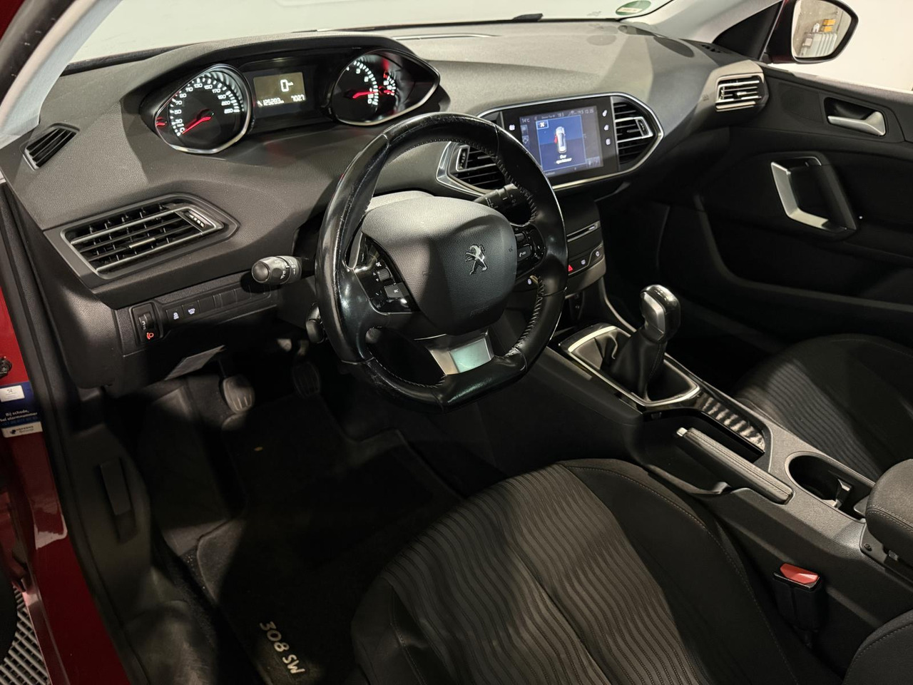 Peugeot | 308 SW | 1.2 PureTech Blue Lion | 2017 | 125.283 km | NL320L | Logisch - מכונית: תמונה 4 Peugeot | 308 SW | 1.2 PureTech Blue Lion | 2017 | 125.283 km | NL320L | Logisch - מכונית: תמונה 4