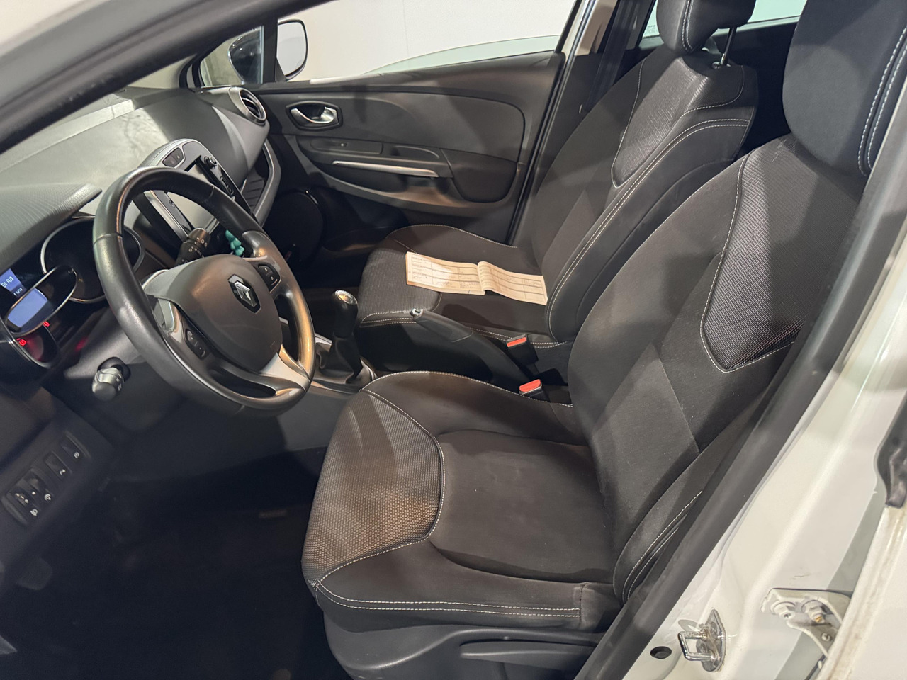 Renault Clio 0.9 TCe ECO Night&Day | 2015 | 170.065 km | HD-254 T - האצ'בק: תמונה 3 Renault Clio 0.9 TCe ECO Night&Day | 2015 | 170.065 km | HD-254 T - האצ'בק: תמונה 3
