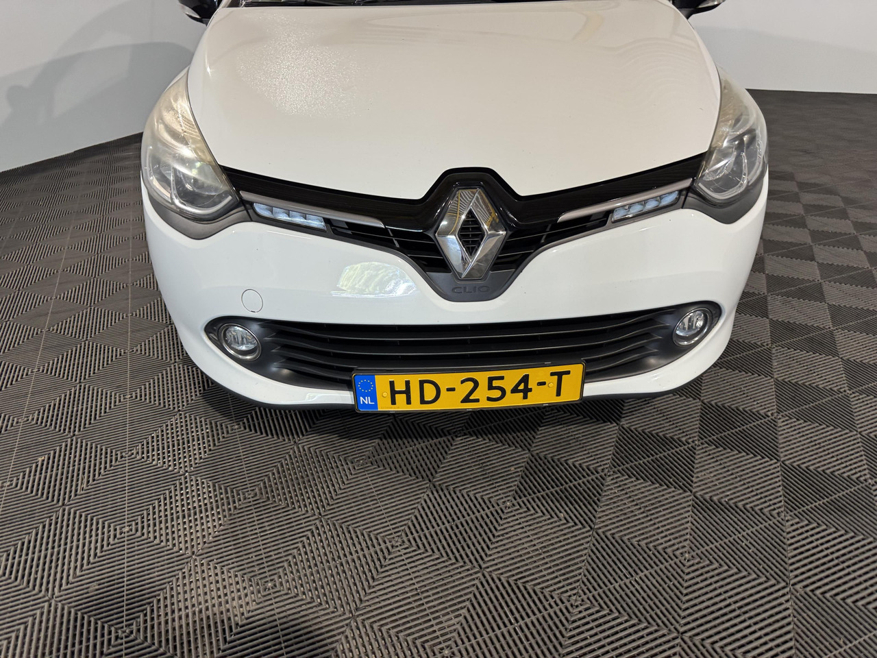 Renault Clio 0.9 TCe ECO Night&Day | 2015 | 170.065 km | HD-254 T - האצ'בק: תמונה 2 Renault Clio 0.9 TCe ECO Night&Day | 2015 | 170.065 km | HD-254 T - האצ'בק: תמונה 2