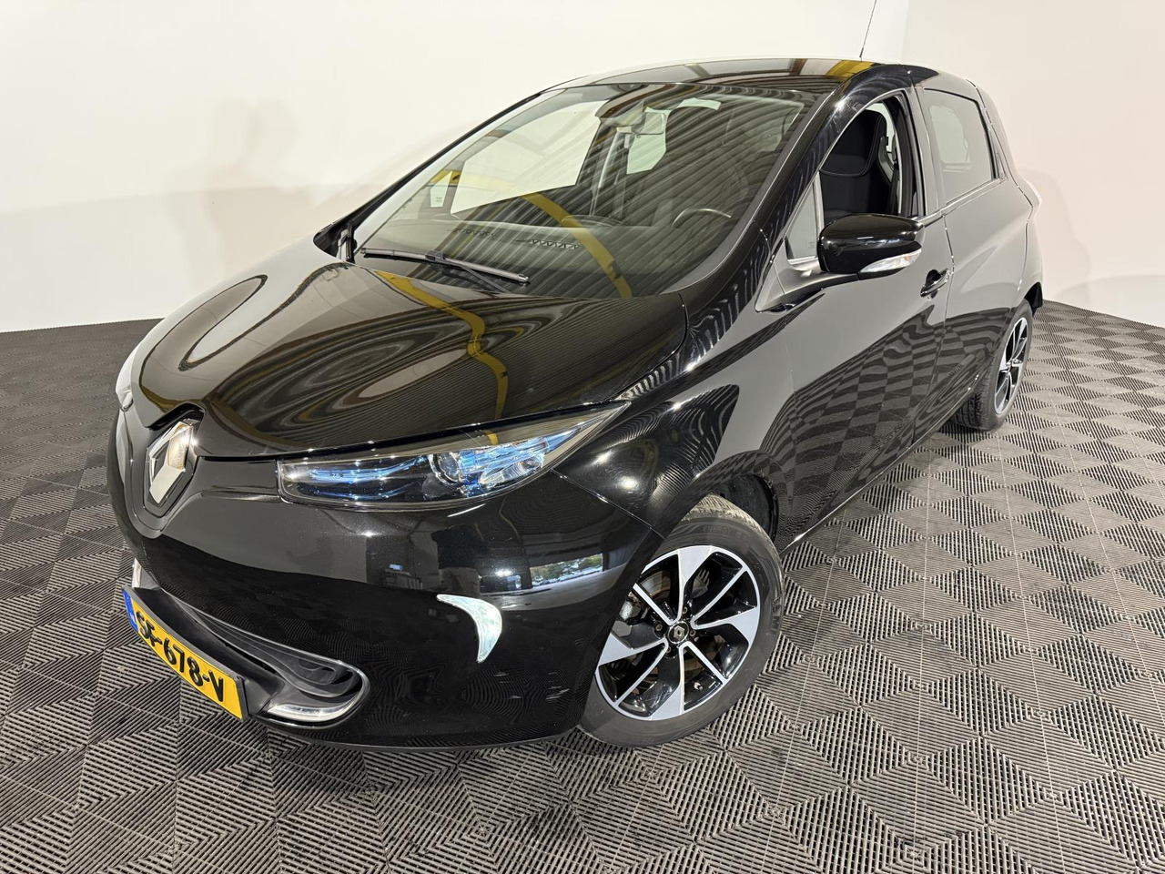 Renault | ZOE | R90 Intens 41 kWh (ex Accu) | 2018 | 117.938 km | Automaat | SF678V | Logisch - האצ'בק: תמונה 1 Renault | ZOE | R90 Intens 41 kWh (ex Accu) | 2018 | 117.938 km | Automaat | SF678V | Logisch - האצ'בק: תמונה 1