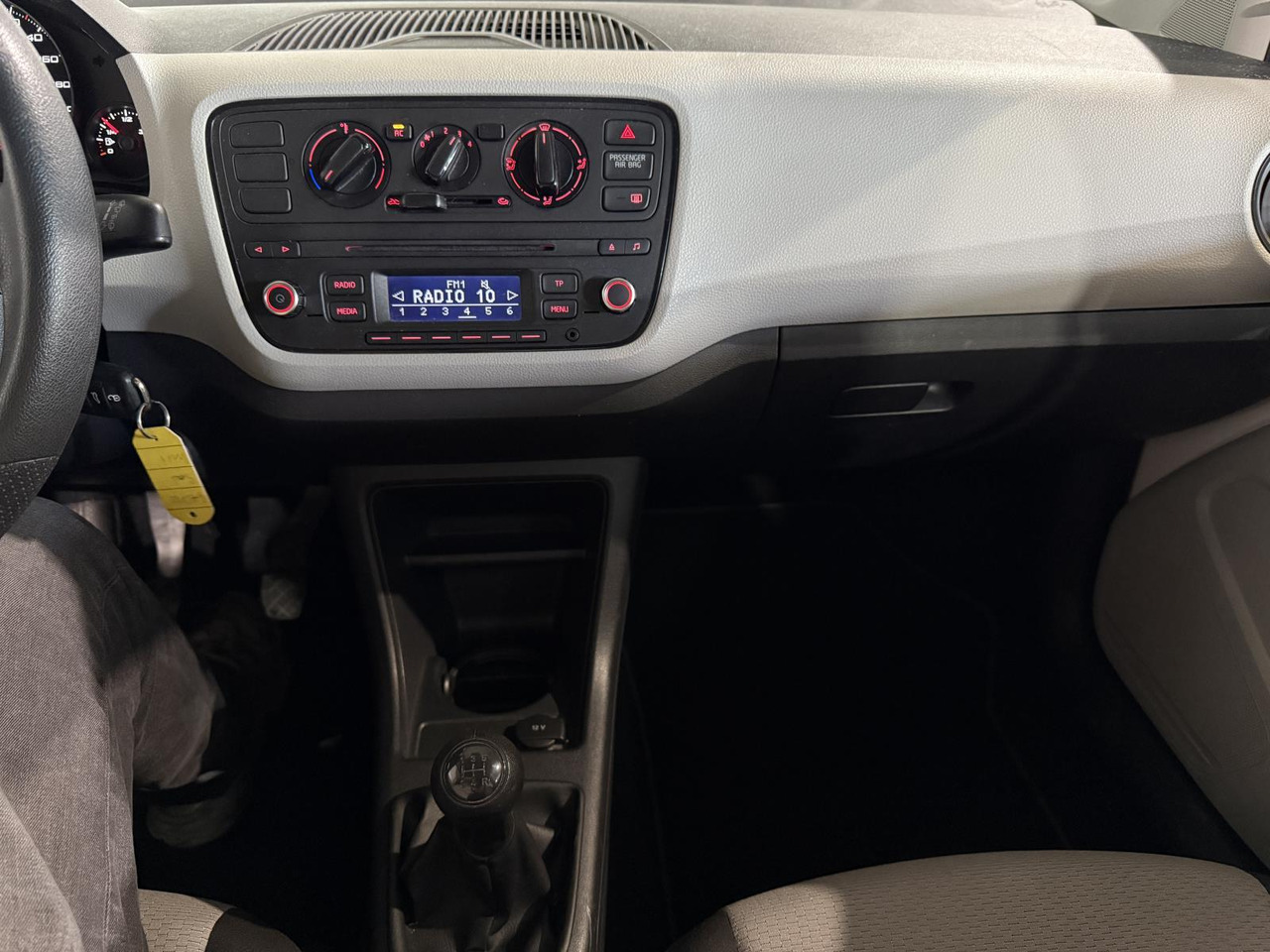 SEAT Mii 1.0 Reference 4-KLV-32 - האצ'בק: תמונה 2 SEAT Mii 1.0 Reference 4-KLV-32 - האצ'בק: תמונה 2