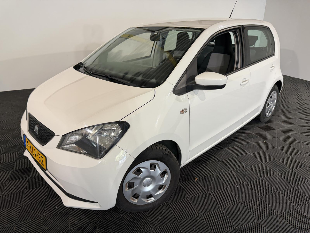 SEAT Mii 1.0 Reference 4-KLV-32 - האצ'בק: תמונה 1 SEAT Mii 1.0 Reference 4-KLV-32 - האצ'בק: תמונה 1