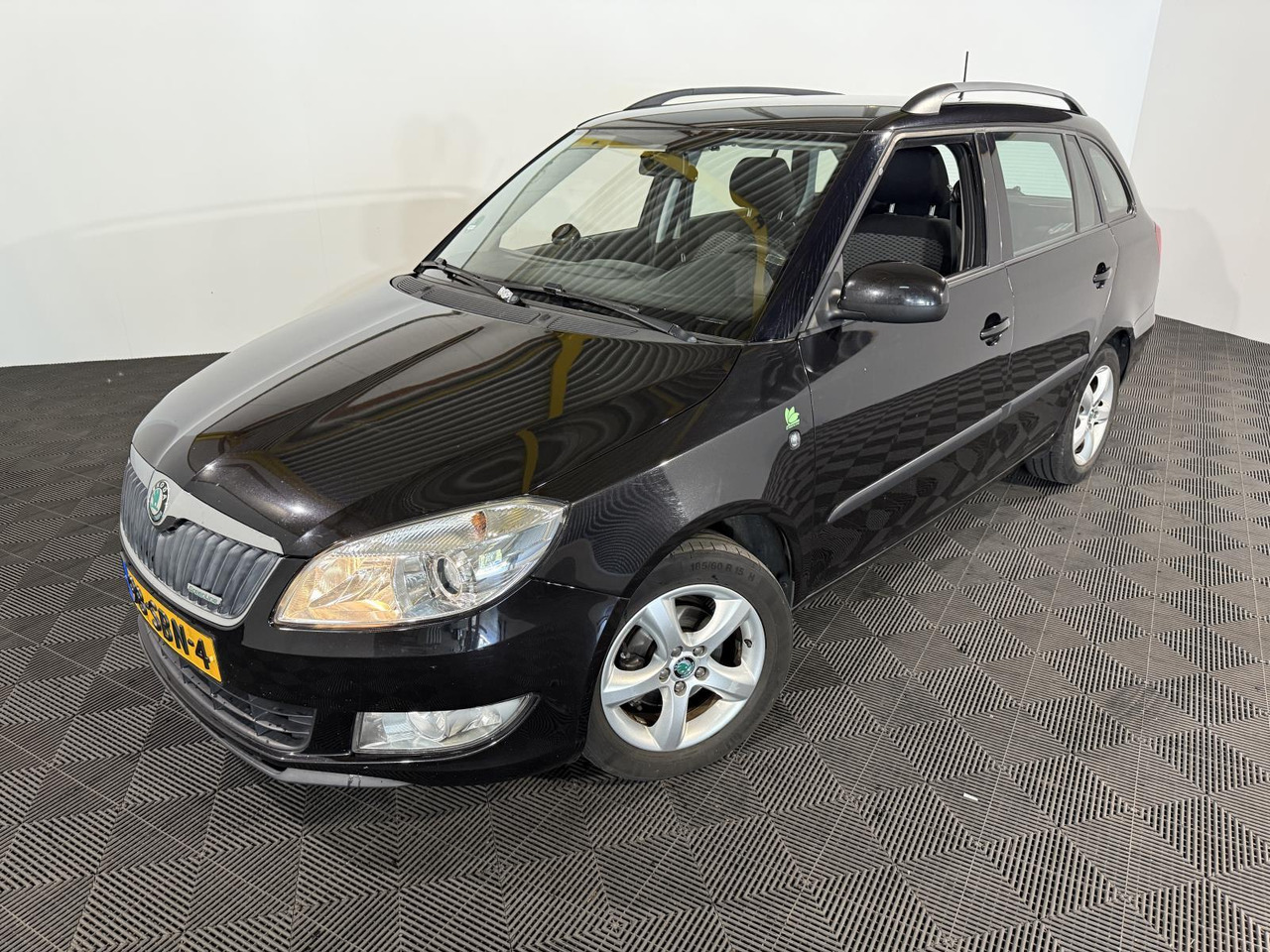 Skoda | Fabia Combi | 1.2 TDI Greenline | 2011 | 191.368 km | 98SBN4 | Logisch - מכונית: תמונה 1 Skoda | Fabia Combi | 1.2 TDI Greenline | 2011 | 191.368 km | 98SBN4 | Logisch - מכונית: תמונה 1