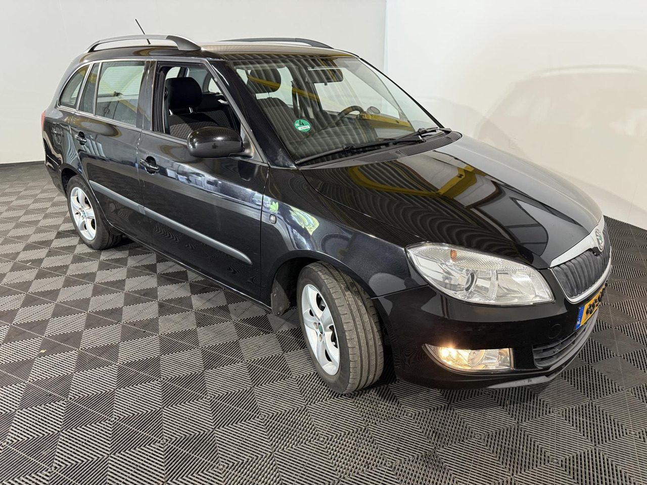 Skoda | Fabia Combi | 1.2 TDI Greenline | 2011 | 191.368 km | 98SBN4 | Logisch - מכונית: תמונה 3 Skoda | Fabia Combi | 1.2 TDI Greenline | 2011 | 191.368 km | 98SBN4 | Logisch - מכונית: תמונה 3