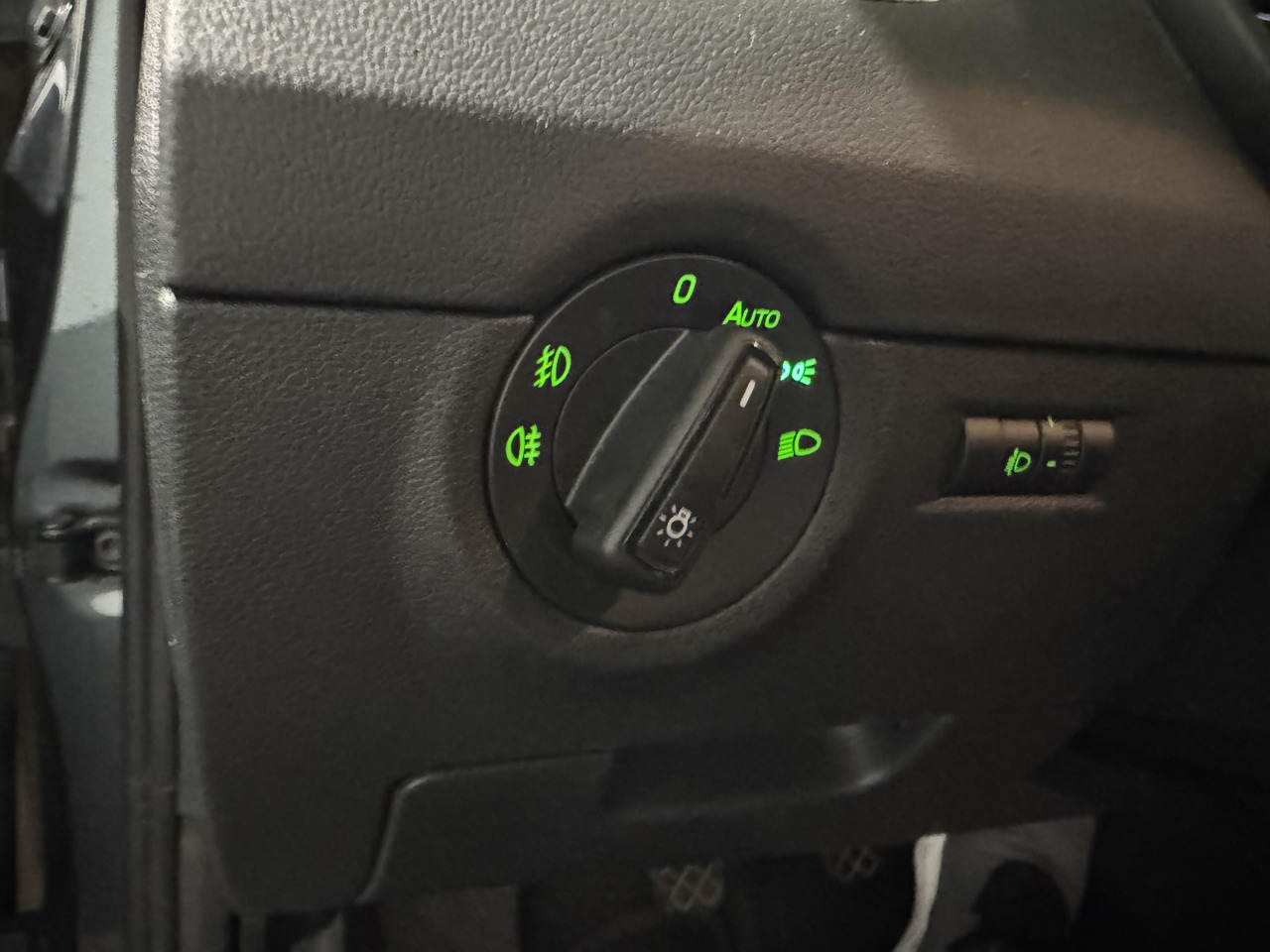Skoda Octavia Combi 1.2 TSI Greentech Ambition Businessline | 2014 | 209.293 km | 3-XJD-55 - מכונית: תמונה 5 Skoda Octavia Combi 1.2 TSI Greentech Ambition Businessline | 2014 | 209.293 km | 3-XJD-55 - מכונית: תמונה 5