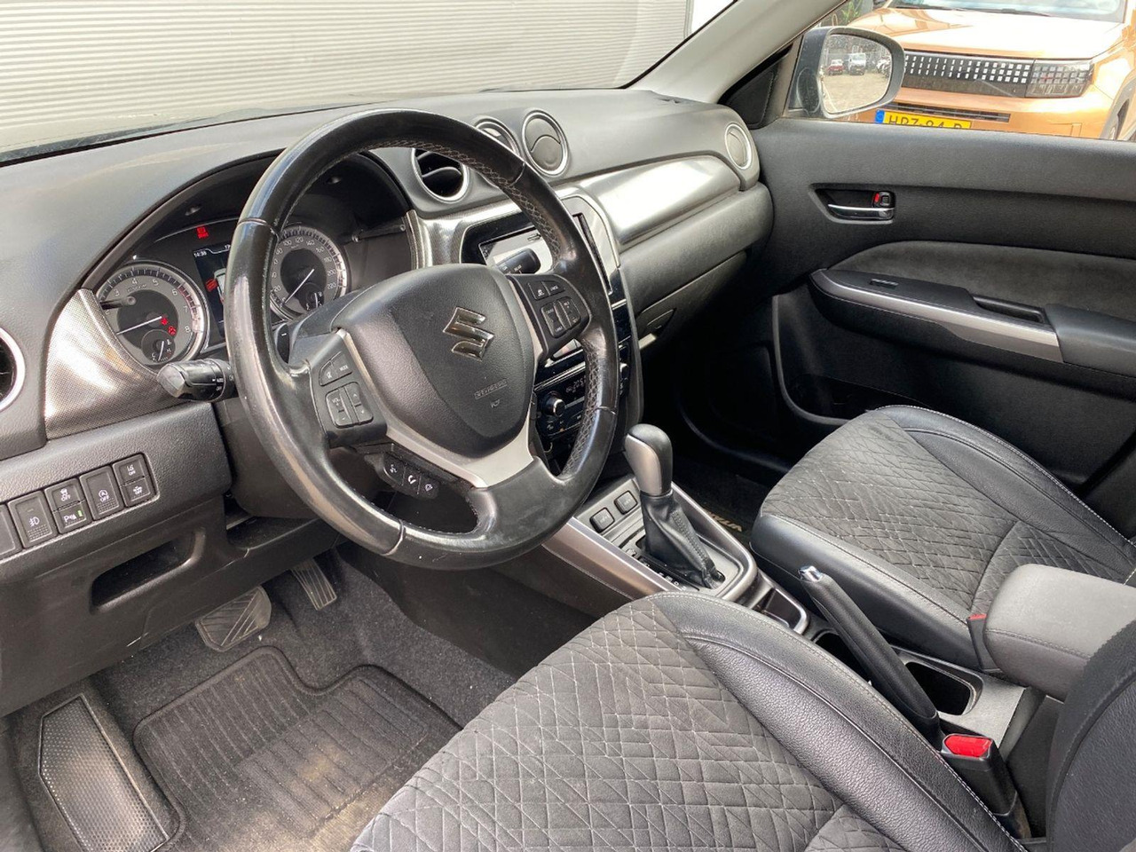 Suzuki Vitara 1.4 Boosterjet Style Smart Hybrid | 2021 | 63.245 km | Automaat | K460TV | NAP: Logisch - SUV: תמונה 5 Suzuki Vitara 1.4 Boosterjet Style Smart Hybrid | 2021 | 63.245 km | Automaat | K460TV | NAP: Logisch - SUV: תמונה 5