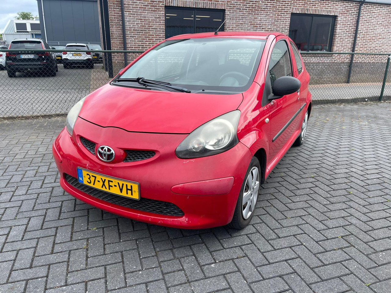 Toyota Aygo 1.0 12V 37-XF-VH - האצ'בק: תמונה 1 Toyota Aygo 1.0 12V 37-XF-VH - האצ'בק: תמונה 1